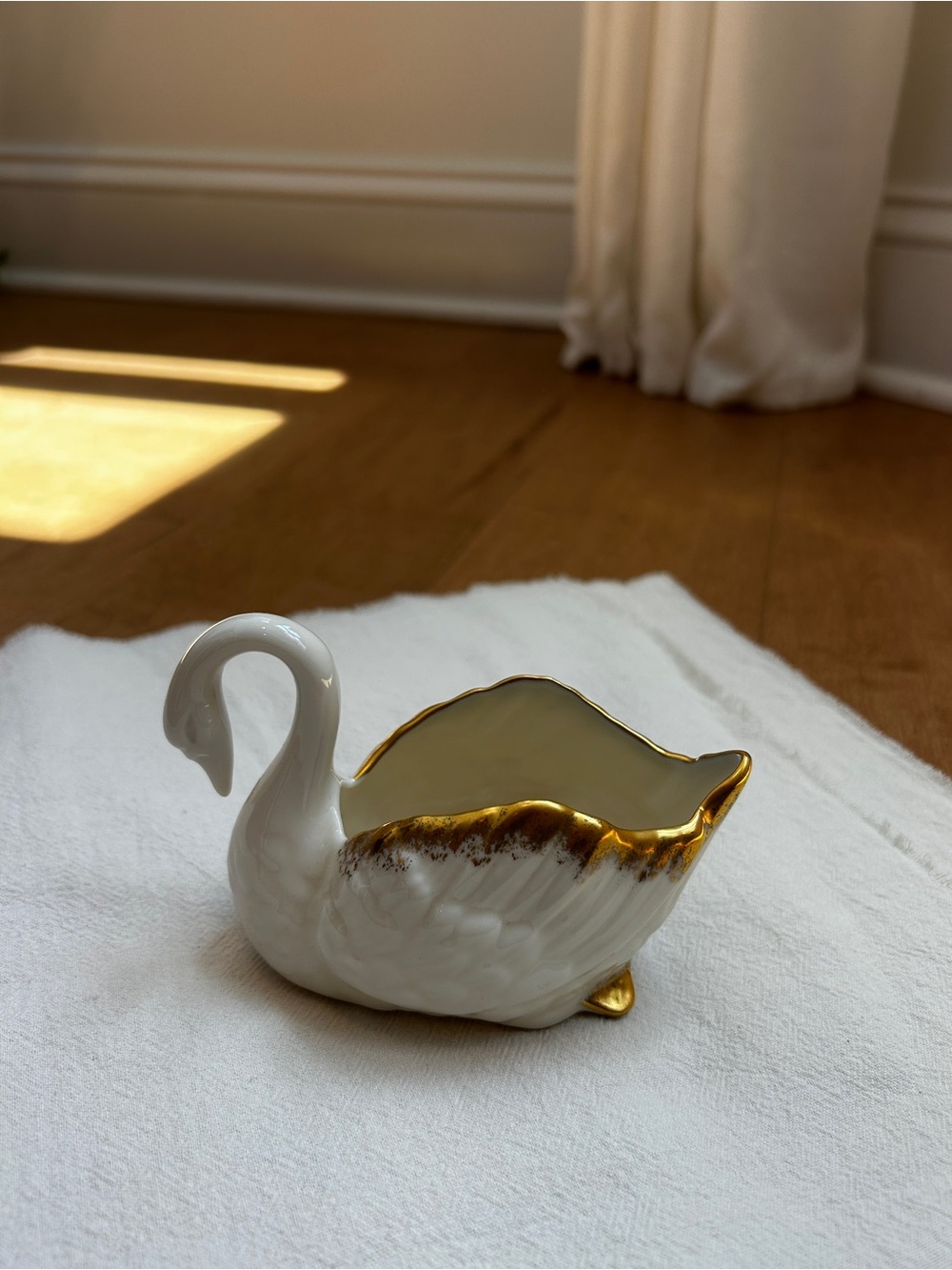 Lenox White and Gold Porcelain Swan Fish